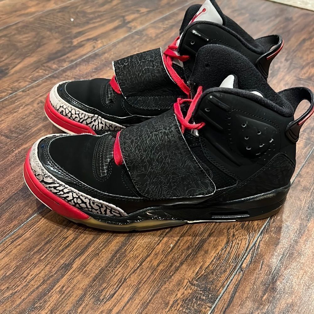 Air Jordan Son of Mars Black basketball sneakers shoes youth 7 women’s size 8.5‎